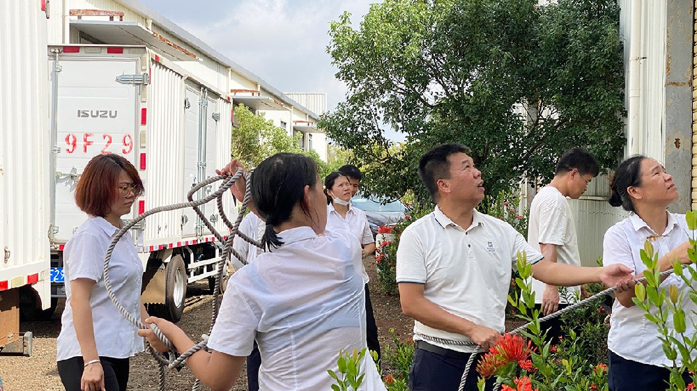 同心·同向·同發力！潤德利人共擔風雨！